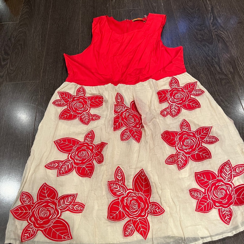 Vibrant dress by Alice + Olivia